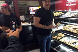 John Travolta sorprende en Argentina al entrar a panadería