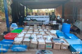 Elementos de la Secretaría de Marina (Semar), a través de la Armada de México, informó sobre hechos recientes en los que se detuvieron a siete personas y se aseguraron un laboratorio clandestino y una bodega, en el estado de Sinaloa.