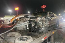 El conductor del Mustang fue detenido por Tránsito mientras la Fiscalía investiga el accidente.