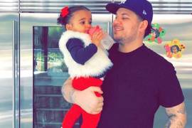 Rob Kardashian luce delgado y feliz durante su fiesta de cumpleaños