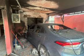 La vivienda de la pareja quedó con daños totales tras la explosión e incendio registrados la noche del lunes en la colonia Anáhuac.