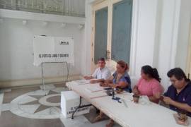 Con 20 minutos de retraso, inician votaciones en Veracruz