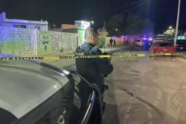 Elementos de la Policía Municipal acordonaron el domicilio ubicado en la colonia Santa Luz de Analco.