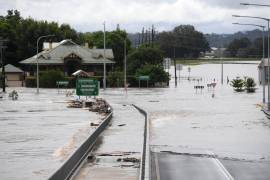 Australia se ahoga, inundaciones amenazan hogares de 85 mil personas