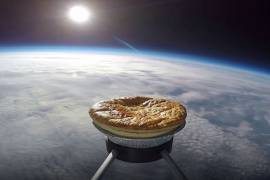 Lanzan un pastel al espacio, intentan cocinarlo con la &quot;gran velocidad&quot; alcanzada