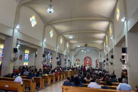 Fieles se congregaron en la misa de acción de gracias para celebrar los 60 años de la Parroquia Nuestra Señora del Perpetuo Socorro.