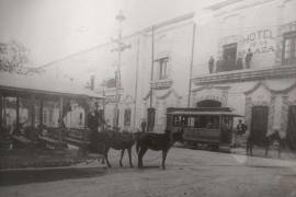 Imagen captada, probablemente a finales del siglo XIX, en las calles Zaragoza y Juárez, en Saltillo.