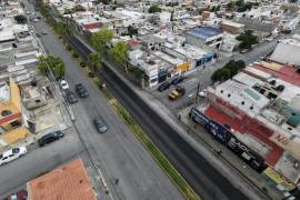 Cuadrillas municipales realizaron trabajos de riego de sello en el bulevar Francisco Coss.