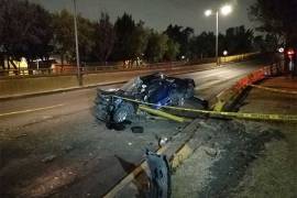 Se decapita luego de chocar su auto en CdMx