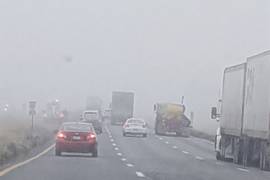 Cierran autopista Monterrey-Saltillo por neblina