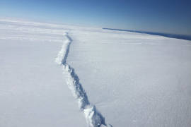 Uno de los mayores icebergs de la historia está a punto de desgajarse