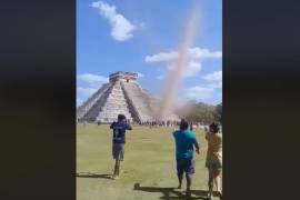 'Kukulcán está enojado', dicen por pequeño tornado en Chichén Itzá