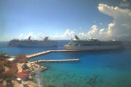 Arriban a Cozumel cruceros que pidieron refugiarse de ‘Matthew’