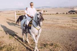 Hospitalizan a Andrea Bocelli tras caer de un caballo