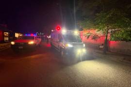 Autoridades y cuerpos de emergencia acudieron a un domicilio de la colonia Urbivilla tras el reporte de una mujer inconsciente.
