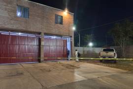 Familiares trasladaron de urgencia al adulto mayor hasta una estación del Cuerpo de Bomberos con la esperanza de que recibiera atención inmediata; sin embargo, al arribar, los rescatistas confirmaron que ya no presentaba signos vitales.