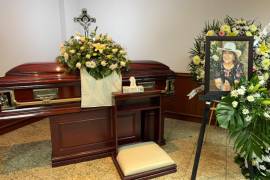Familiares y amigos se reunieron en una funeraria de Torreón para despedir a Nedi Edit Nevárez González.