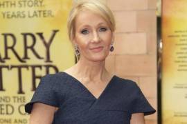 J. K. Rowling escribió manuscrito en un vestido de fiesta