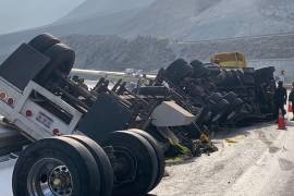 El transporte de carga ha causado tráfico lento en la carretera Saltillo-Monterrey.