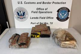 Agentes de CBP detectaron los paquetes que un estadounidense intentaba ingresar a México, durante una segunda inspección en el Puente Internacional de Del Río-Acuña.