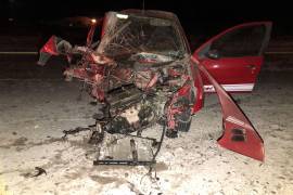 El conductor responsable fue muy afortunado, pues su vehículo quedó totalmente destruido y él no presentaba lesiones de gravedad.