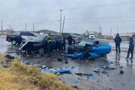 El Chevrolet Corvette, propiedad del alcalde de Sabinas, tras impactarse con una camioneta SUV, dejó a dos personas heridas.