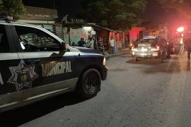 Tanto la Policía Municipal como los paramédicos de la Cruz Roja acudieron de inmediato para brindar apoyo a la víctima y atender a los vecinos.