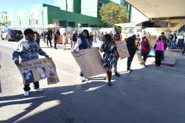Parientes y paciente de hemodiálisis del IMSS HGZ #2 bloquearon el boulevard Venustiano Carranza el pasado 22 de enero.