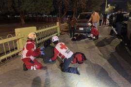 Las mujeres fueron atendidas por paramédicos de la Cruz Roja.
