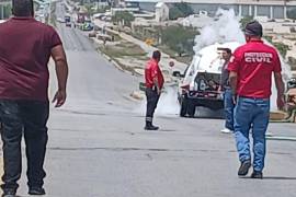 Una pipa de gas presentó una fuga mientras circulaba por la carretera federal 30, generando un fuerte operativo en Frontera.