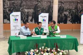 Autoridades de Mejora Coahuila y la Asociación de Comerciantes del Centro Histórico de Saltillo firmaron un convenio que permitirá a trabajadores y negocios acceder a programas estatales, además de ofrecer descuentos a usuarios de la tarjeta “La mera mera”.