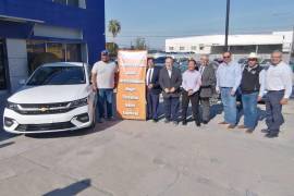 Mario Alberto Zavala Pérez, trabajador de Simas Monclova, ganó un automóvil Aveo último modelo en el Sorteo del Comercio Canaco.