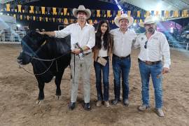 Ejemplar donado al DIF Coahuila y subastado en el evento. Foto: Carlos Matamoros