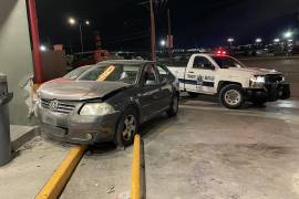 El accidente ocurrió alrededor de las 02:00 horas, en la intersección del bulevar Centenario de Torreón y Valdez Sánchez.