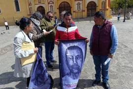 Nicolás, de 56 años, afirmó que se siente “muy contento y feliz por haber salido de la cárcel, pero también está triste” porque sus cuatro hermanos y otro compañero continúan en prisión.