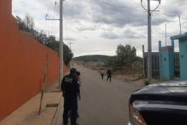 Elementos de la policía municipal, a cargo de la patrulla 3725, realizaban un recorrido sobre la calle Othón Figueroa, entre Eulalio Gutiérrez y Horacio Cepeda, cuando observaron al auto Dodge Attitude.