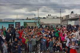 Chicos y grandes disfrutaron de las posadas organizadas por elementos policiacos de la Comisaría de Seguridad y Protección Ciudadana de Saltillo.