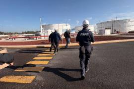 Autoridades aseguraron 59 millones de litros de presunto hidrocarburo durante un cateo en San José Iturbide, Guanajuato.