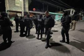 La violencia se apoderó de la colonia Universidad Pueblo, cuando un grupo de pandilleros protagonizó una riña campal, provocando la movilización de elementos de seguridad.