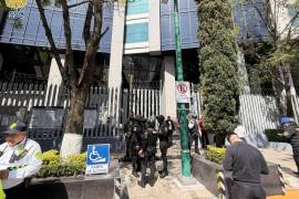 La alerta por presunto explosivo, atribuida en la llamada al CJNG, provocó la evacuación del inmueble en Insurgentes Sur; autoridades lo reportaron sin novedad