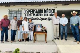 Reconocen legado de Hermila Segura Agüero en ejido de Jiménez.