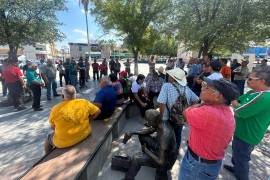 Ex trabajadores de AHMSA señalaron que retomarán protestas si no hay avances en el proceso de subasta de la empresa.