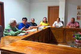 Autoridades municipales y sanitarias de Jiménez, Coahuila, coordinan trabajos para eliminar posibles criaderos y reducir riesgos para la población.