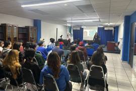 Capacitan a alumnado y personal de la institución en prevención de violencia