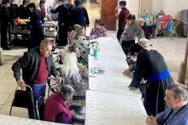 Además de donativos económicos y en especie, Cáritas invita a la ciudadanía a sumarse mediante el voluntariado, acompañando a los residentes en actividades que contribuyen a su bienestar físico y emocional.