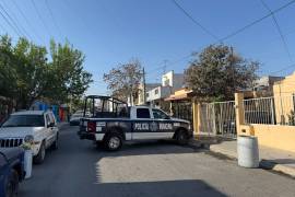 Agentes de la Fiscalía General del Estado realizaron el peritaje en la habitación del joven.