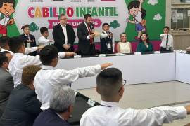 El alcalde Carlos Villarreal Pérez y autoridades de derechos humanos atestiguaron la presentación de propuestas impulsadas por las y los menores.