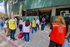 Personal del IMSS en Coahuila participó en el simulacro con hipótesis de sismo realizado en el edificio del OOAD.
