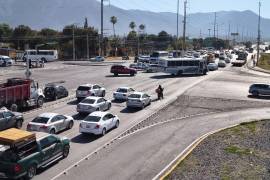 En la vuelta izquierda de Emilio Arizpe hacia Antonio Cárdenas se registran hasta mil 700 vehículos por hora en horarios pico.