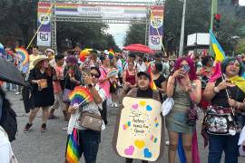 A 25 años de que se celebró la primera Marcha de la Diversidad en Monterrey, este sábado se volvieron a llenar de colores las calles de la ciudad para recordar que la lucha por la igualdad de comunidad LGBTQI+.
